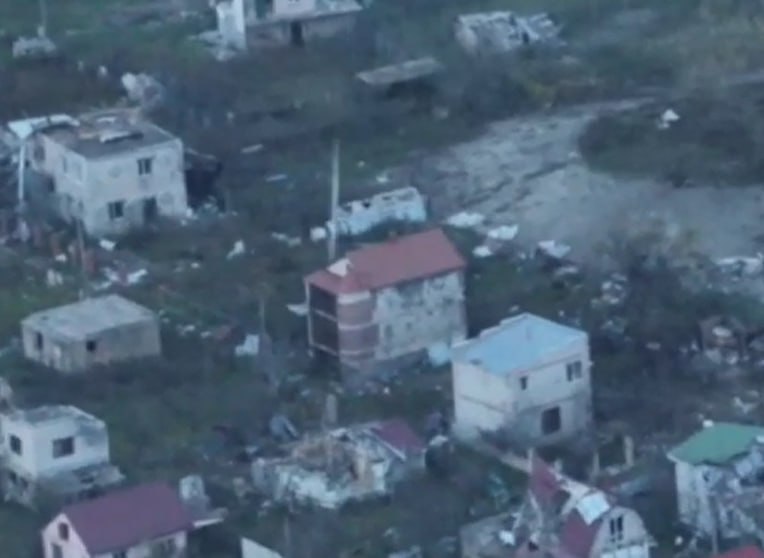 Уничтожение здания вместе с личным составом противника ударом, как сообщается, комплекса ракетно-бомбового вооружения «Гром»