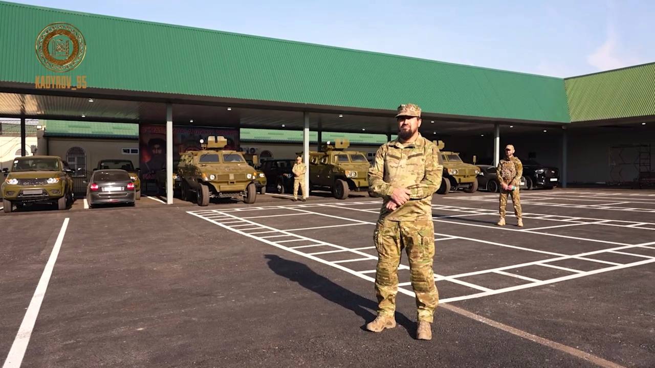 Китайские бронеавтомобили Tiger производства Shaanxi Baoji Special Vehicles Manufacturing на вооружении стрелкового батальона подготовки резерва имени Шейха Мансура МО РФ в г. Гудермес