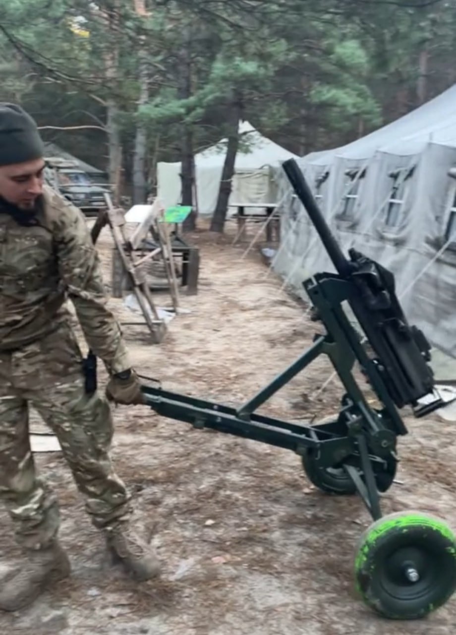 Украинская армия начала использовать колесные станки для поставляемых из США 40-мм автоматических гранатометов Mk.19