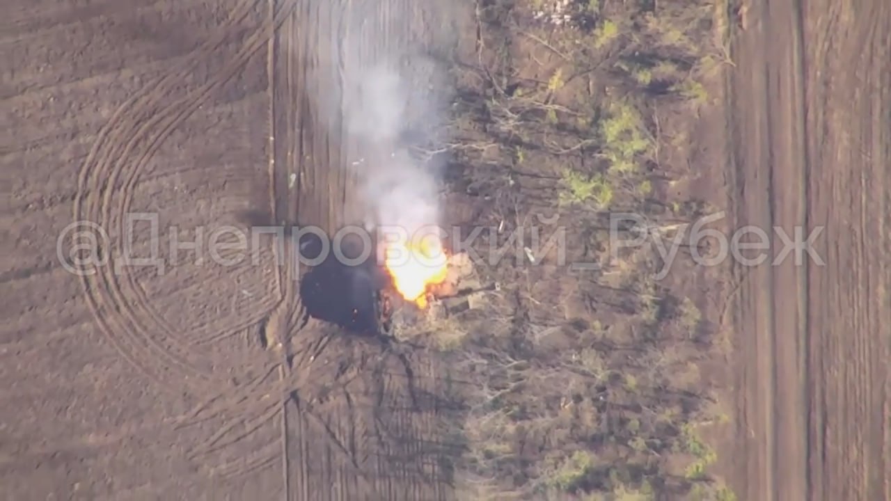 Уничтожение 155-мм САУ M109 ударом "Ланцета" с системой захвата цели на правом берегу Днепра