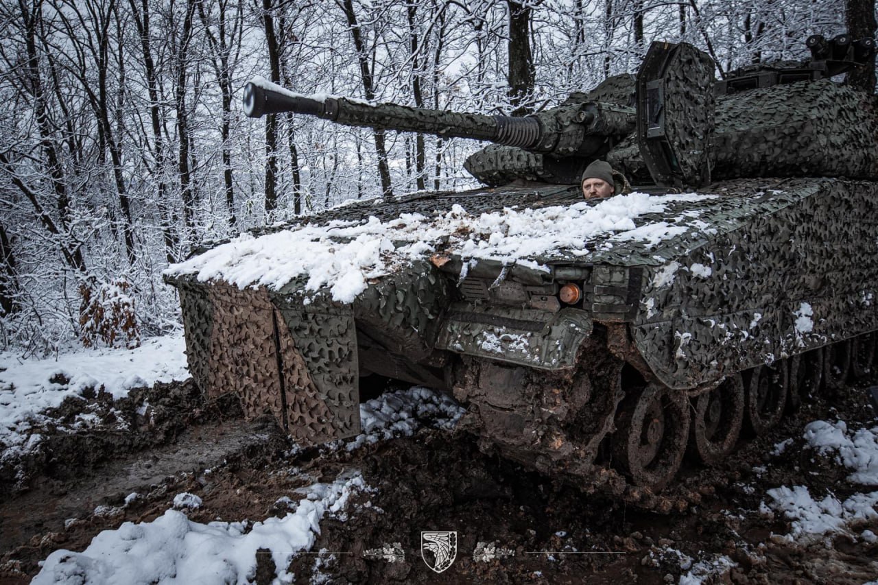 Шведская БМП CV9040C с камуфляжным комплектом Barracuda на вооружении 93-й мехбригады ВСУ, Бахмутское направление