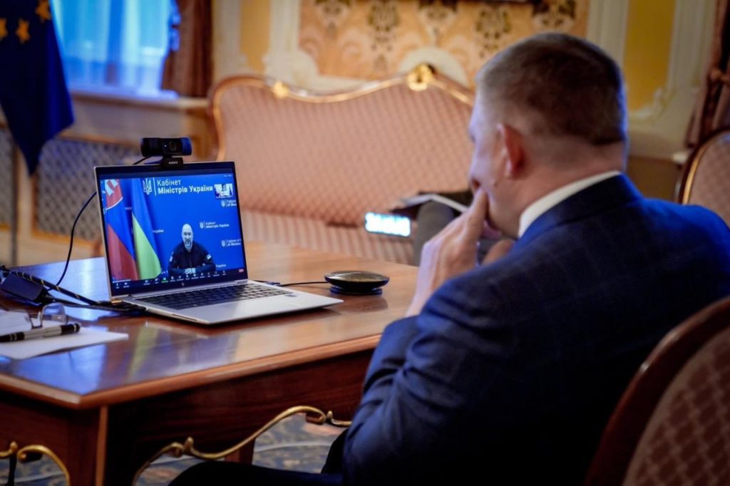 Новый премьер Словакии отказал Украине в оружии и заявил, что не верит военное решение конфликта