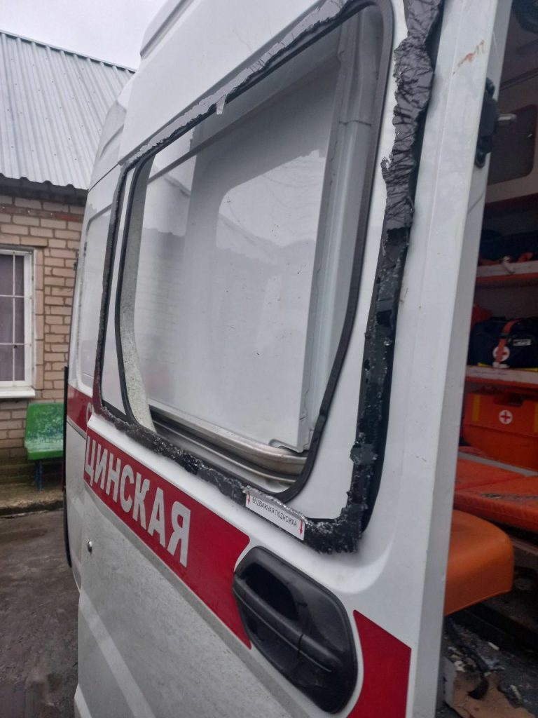 Сегодня рано утром на трассе под Алешками дрон ВСУ атаковал обычную гражданскую машину