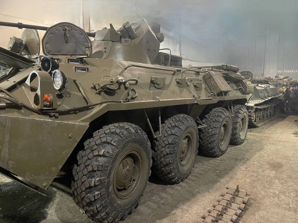 Трофейные КамАЗ-63968 «Тайфун-К» 6х6 и БТР-82А на какой то рембазе ВСУ