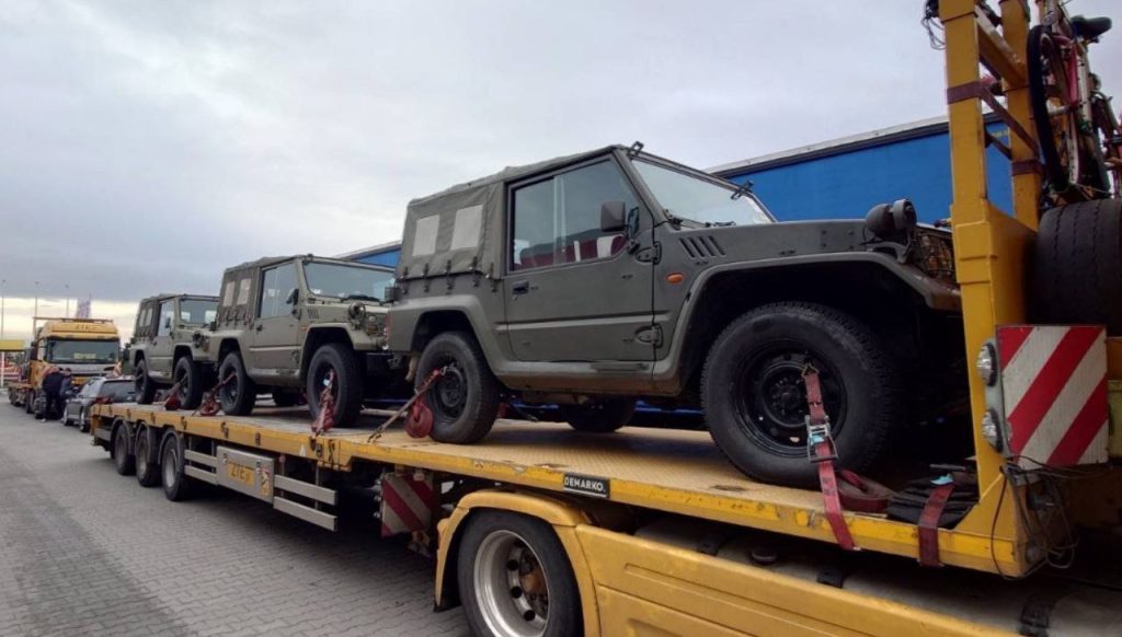 Япония передала Украине партию автотехники для ВСУ