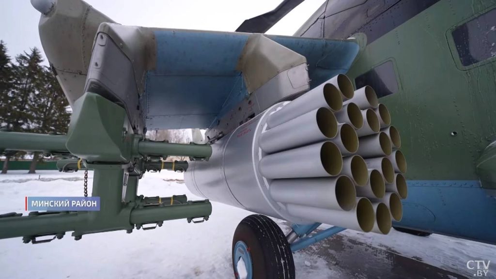 Транспортно-боевой вертолёт Ми-35М с БКО Л-370 «Витебск» на вооружении вертолётной эскадрильи 50-й смешанной авиационной базы ВВС Республики Беларусь в Мачулищах