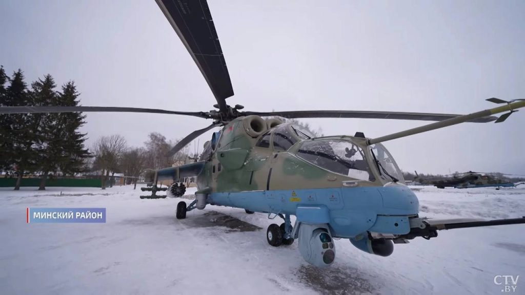 Транспортно-боевой вертолёт Ми-35М с БКО Л-370 «Витебск» на вооружении вертолётной эскадрильи 50-й смешанной авиационной базы ВВС Республики Беларусь в Мачулищах