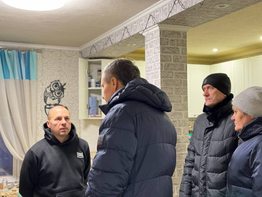 Разрушения — в 48 домовладениях. Глава Белгородской области Вячеслав Гладков показал фото из поселка Уразово, по которому вчера ударили ВСУ