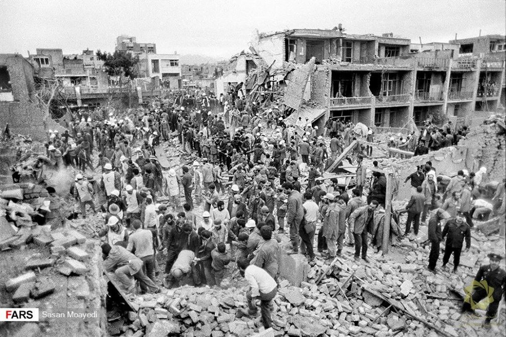 В свете обсуждений о перспективах "войны городов" после ситуации со взаимными обстрелами Белгорода и Харькова, можно вспомнить последнюю масштабную "войну городов" в новейшей истории