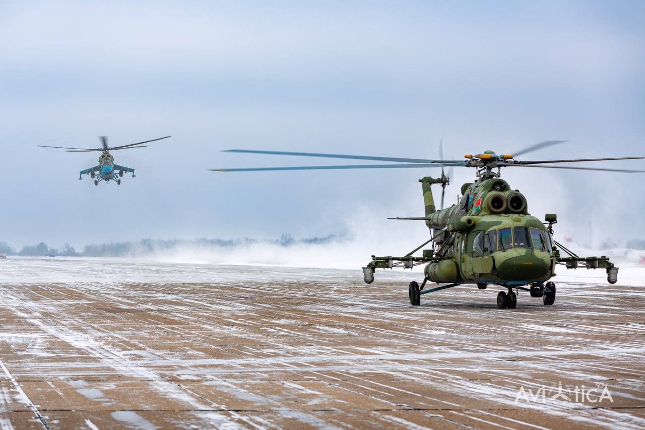 Красивые фотографии с Ми-24П, Ми-8МТВ-5-1, Ми-35М ВВС Республики Беларусь во время учебно-тренировочных полетов. Наши дни
