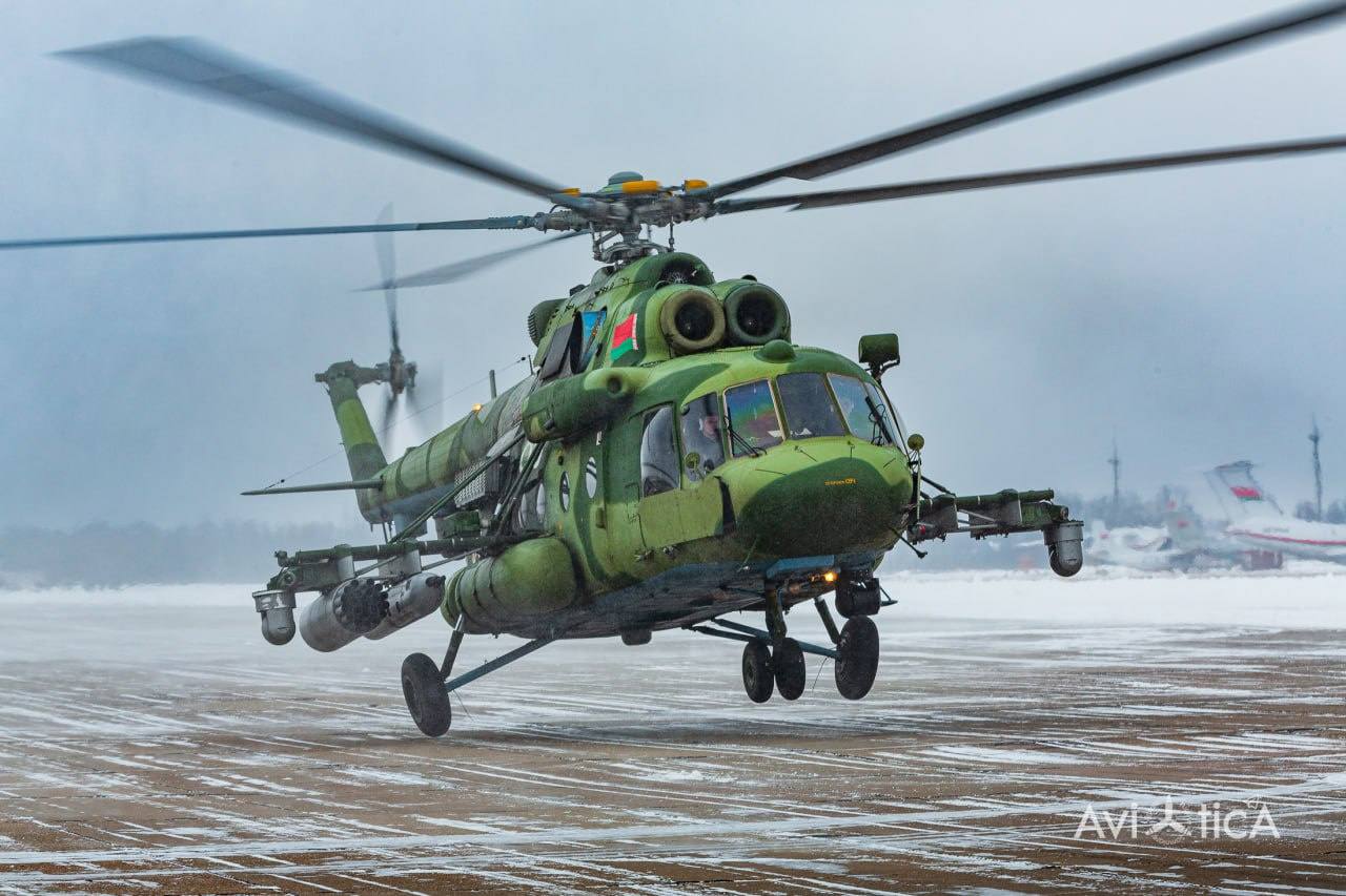 Красивые фотографии с Ми-24П, Ми-8МТВ-5-1, Ми-35М ВВС Республики Беларусь во время учебно-тренировочных полетов. Наши дни