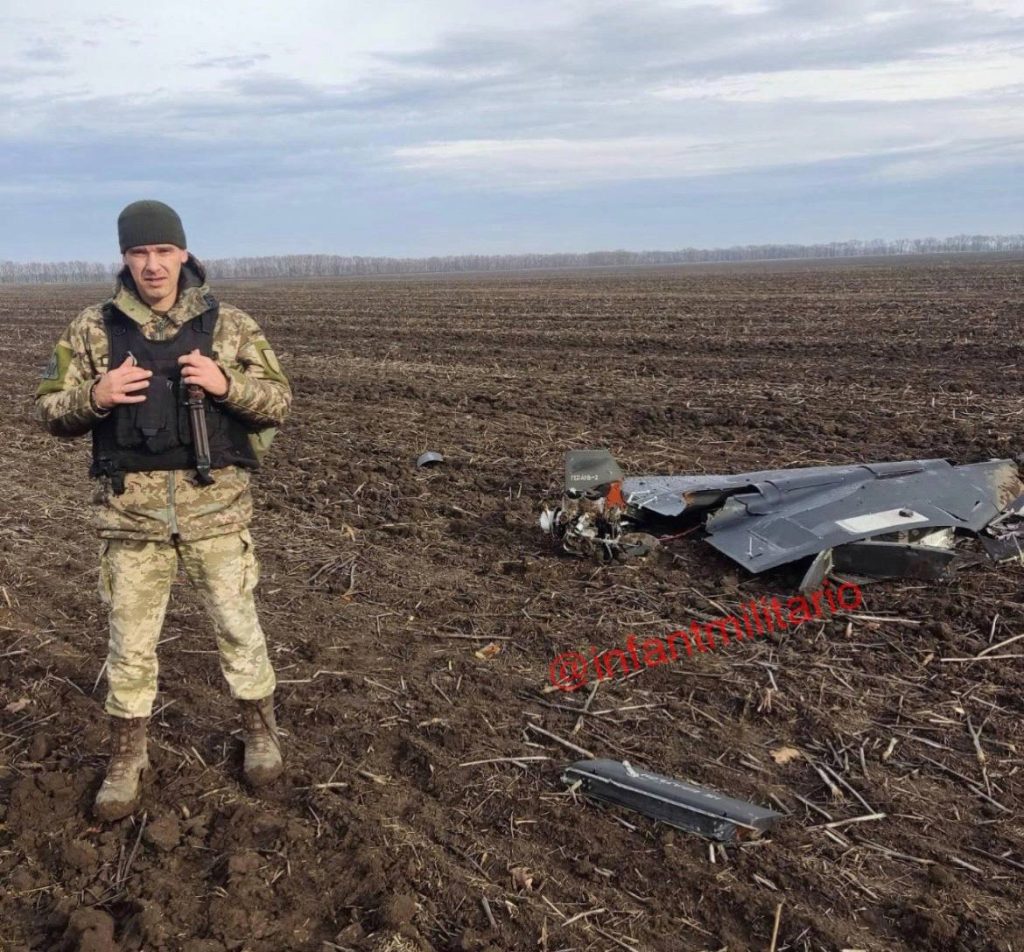В ночном налете на Одесскую область снова принимали участие барражирующие боеприпасы «Герань-2» цвета «баклажан»