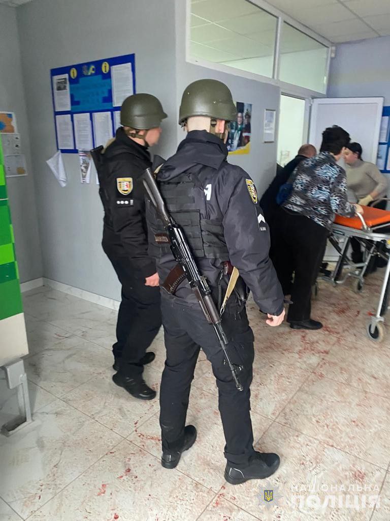 На Закарпатье депутат взорвал гранаты в здании Керецковского сельсовета