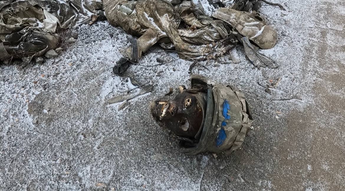 Неубранные трупы украинских солдат в районе Берховки