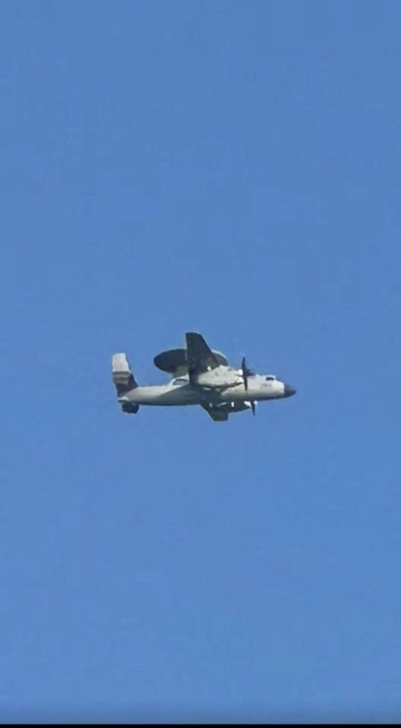 Одна из самых лучших на данное время фотографий нового китайского палубного самолета ДРЛО и управления KJ-600