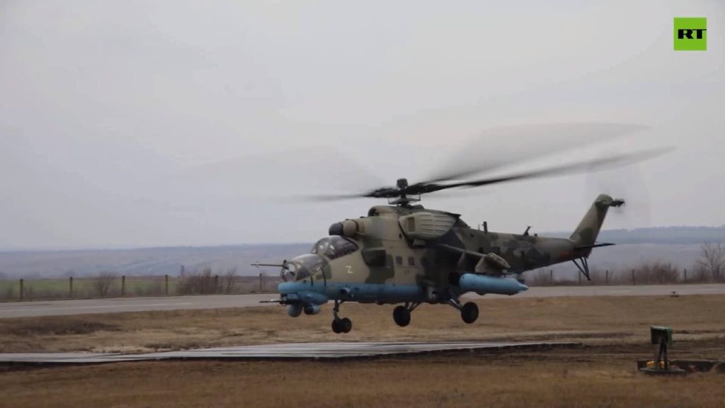 Транспортно-боевой вертолёт Ми-35М с БКО Л-370 «Витебск» в зоне проведения СВО