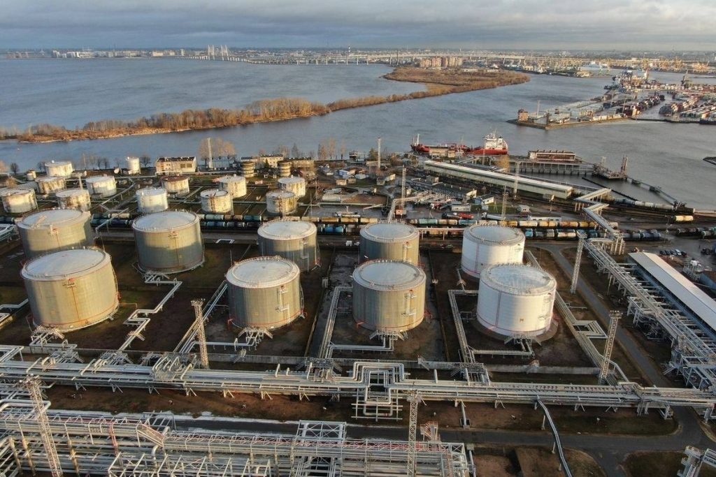 ВСУ пытались атаковать нефтяной терминал в Санкт-Петербурге беспилотником, которой нёс на себе около 3 кг взрывчатки - Shot