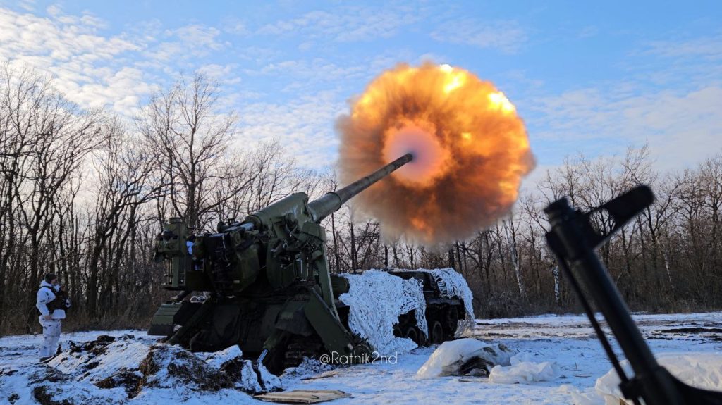 Весь день эта "Малка" (и не только эта, и не только "Малка") выковыривала врага из Белогоровки
