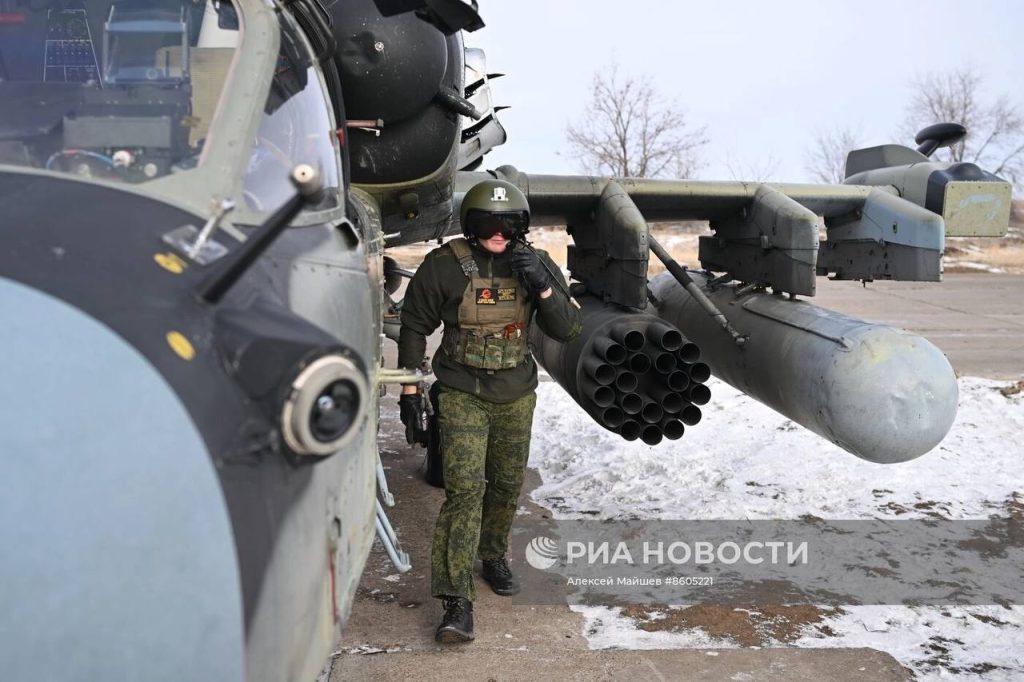 Подготовка ударного вертолёта Ка-52 к боевому вылету в зоне проведения СВО