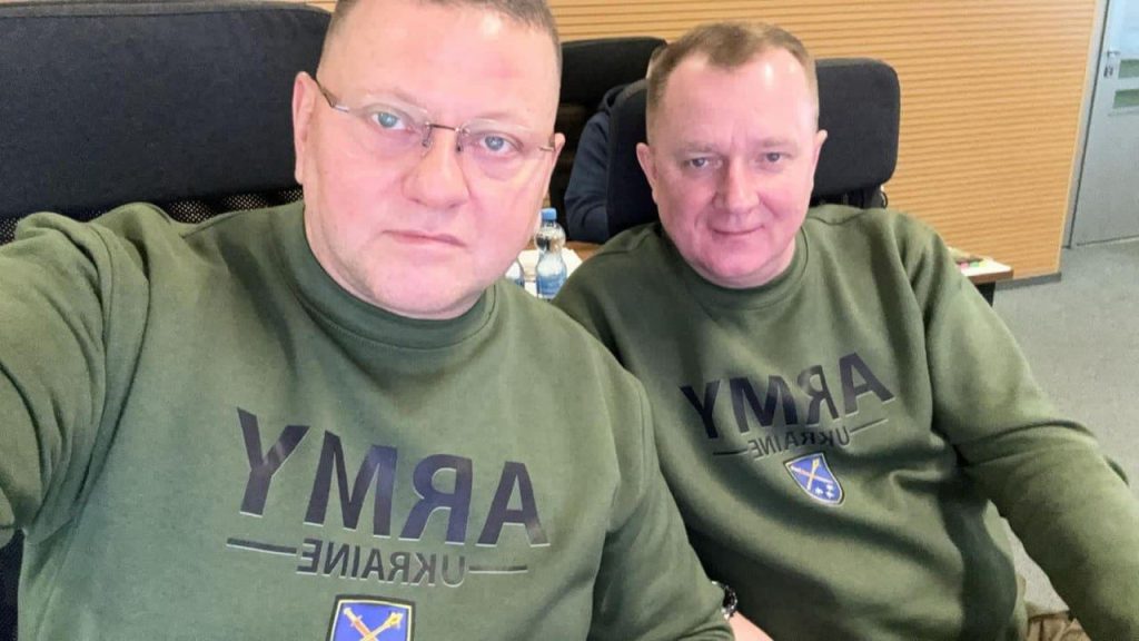 Залужный опубликовал фото из рабочего кабинета на фоне новостей о его «отставке»