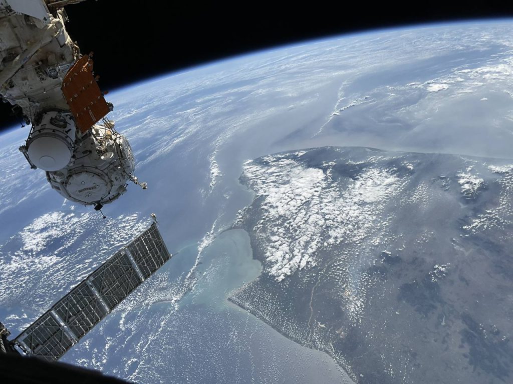 Несколько фотографий Земли с борта МКС