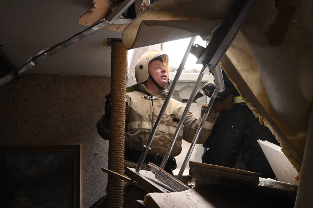 Враг пытался атаковать Белгород, сбиты 4 ракеты, есть разрушения и 1 тяжелораненый