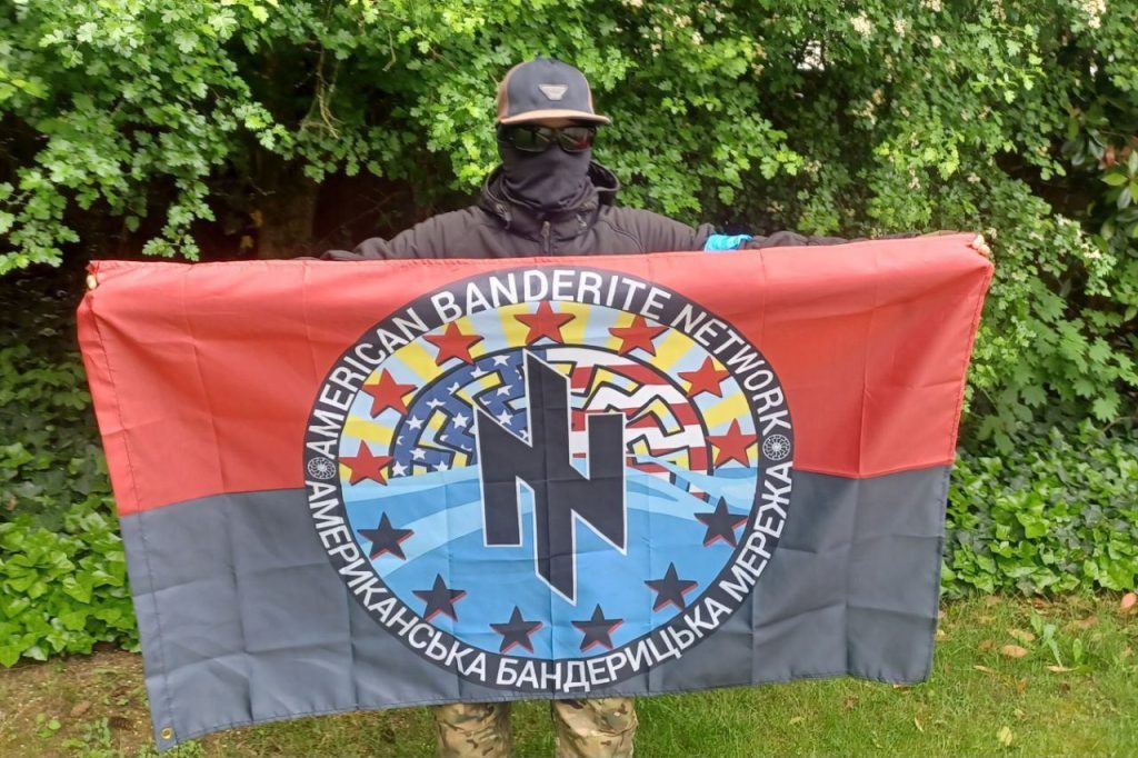 «Американская бандеровская сеть»: укробеженцы готовятся создать свой анклав в Штатах