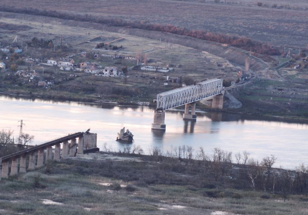 Херсонское направление, железнодорожный мост, раннее январское утро