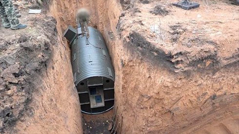 Производство и вкапывание украинских металлических подземных укрытий для личного состава