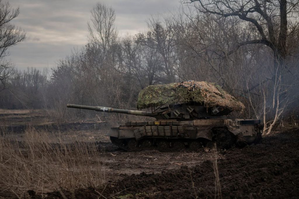 Украинский Т-64БВ обр. 2017 г. с царским мангалом над своей башней