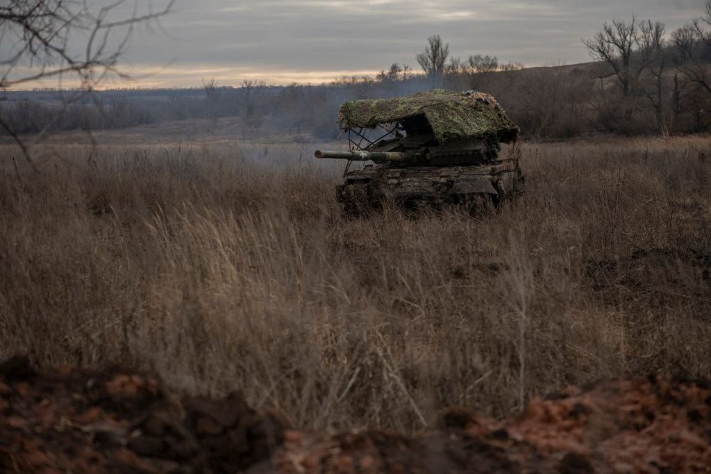Украинский Т-64БВ обр. 2017 г. с царским мангалом над своей башней