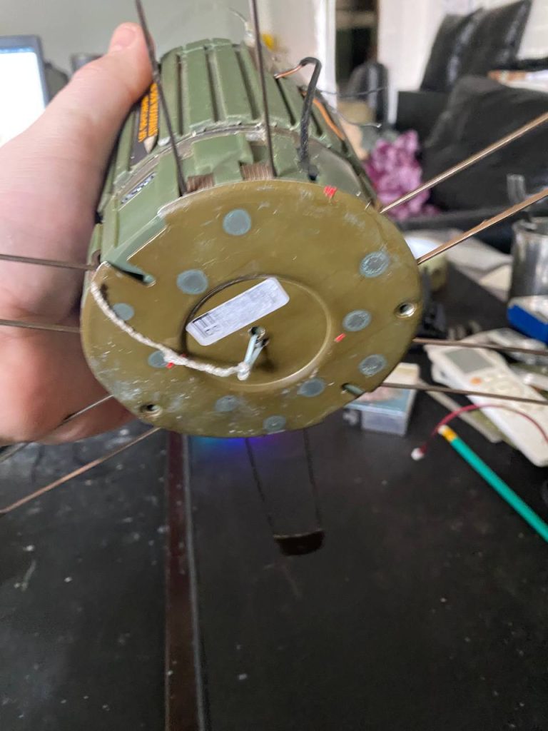 Разбор немецкой противотанковой мины DM1399, запускаемой дистанционно при помощи кассетных боеприпасов AT2 SCATMIN, запускаемых из РСЗО MARS-II (M270B)