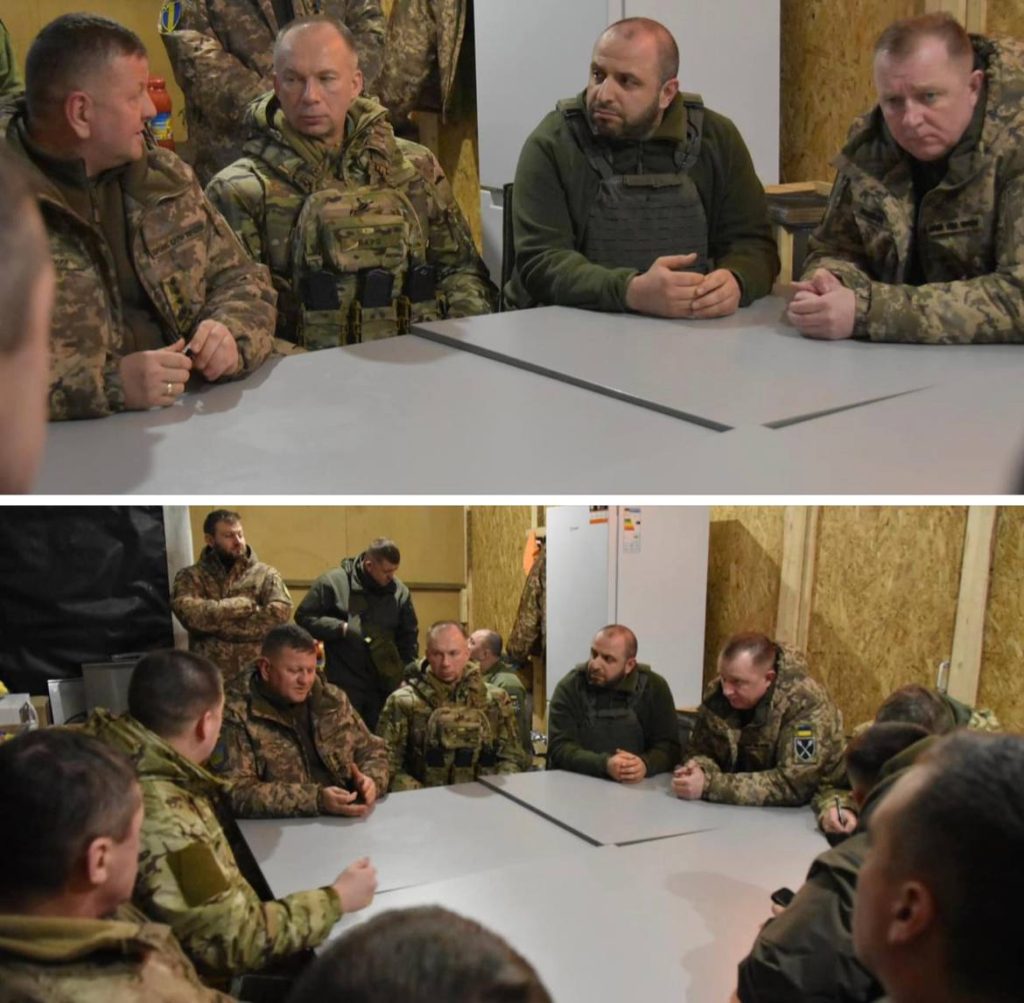 Одна из загадок дня: зачем генерал-полковнику ВСУ Сырскому снаряженные магазины к автомату?