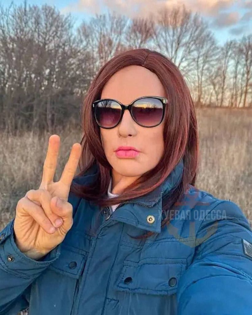 Находчивые одесситы запустили в интернете продажу женских силиконовых масок