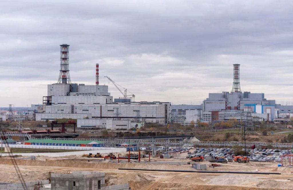 Один из украинских беспилотников был сбит над Курчатовским районом Курской области, где расположена АЭС