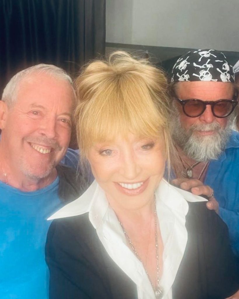 Пугачева пытается набрать хайп-очки на ШАМАНЕ