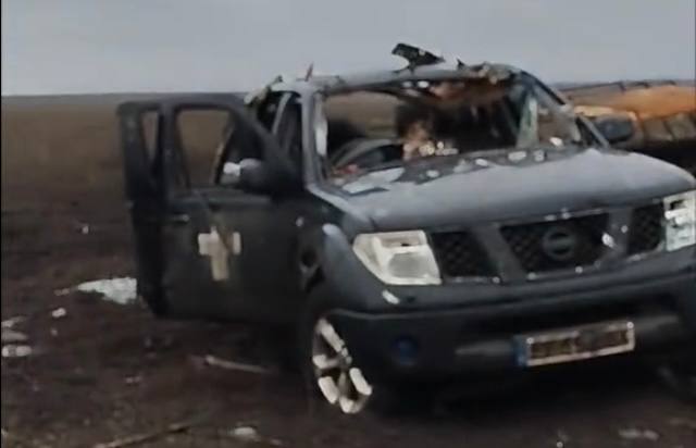 Пикап - поврежден. В Донецкой области