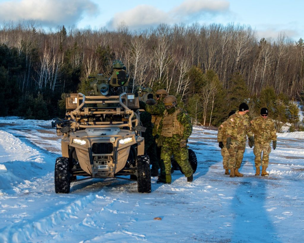 К слову, на недавних совместных американо-канадских учениях на базе Пентава в Канаде проводились стрельбы из ПТРК TOW-2B