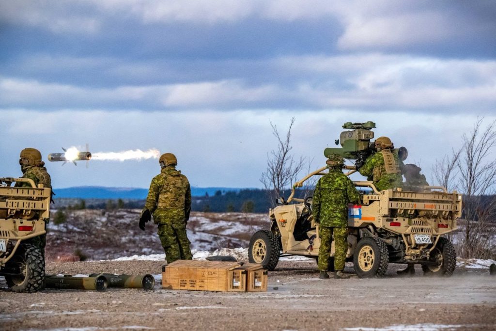 К слову, на недавних совместных американо-канадских учениях на базе Пентава в Канаде проводились стрельбы из ПТРК TOW-2B