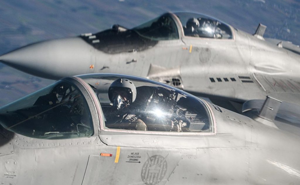 Польша подняла авиацию в небо, испугавшись самолетов РФ в зоне СВО