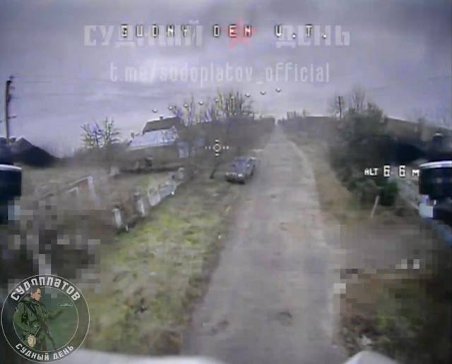 Где-то в зоне СВО внедорожник - поражен