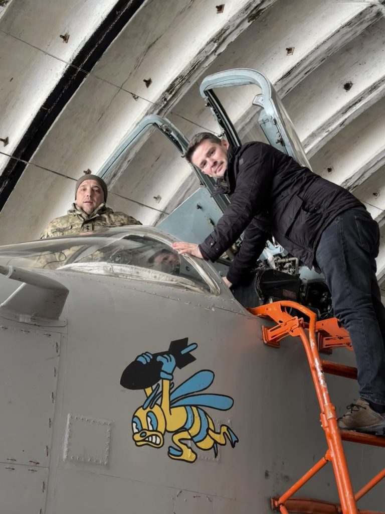 Депутат Бундестага Маркус Фабер посетил украинскую авиабазу Староконстантинов