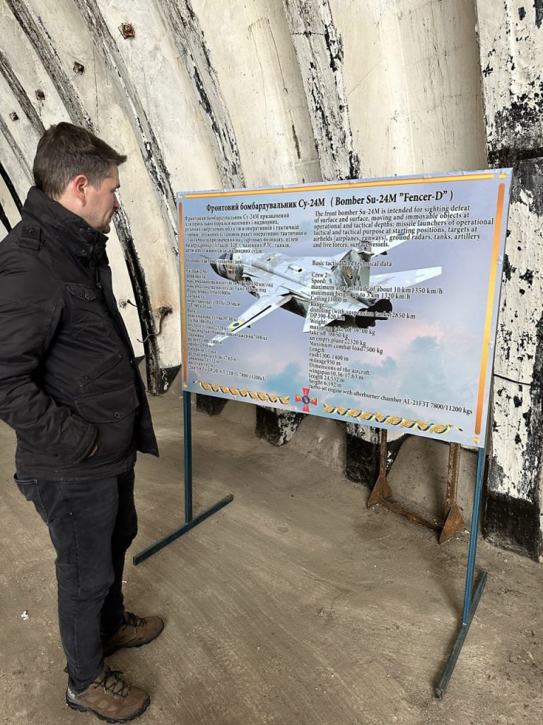 Депутат Бундестага Маркус Фабер посетил украинскую авиабазу Староконстантинов