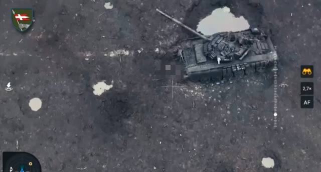 Т-72АВ - поврежден и брошен