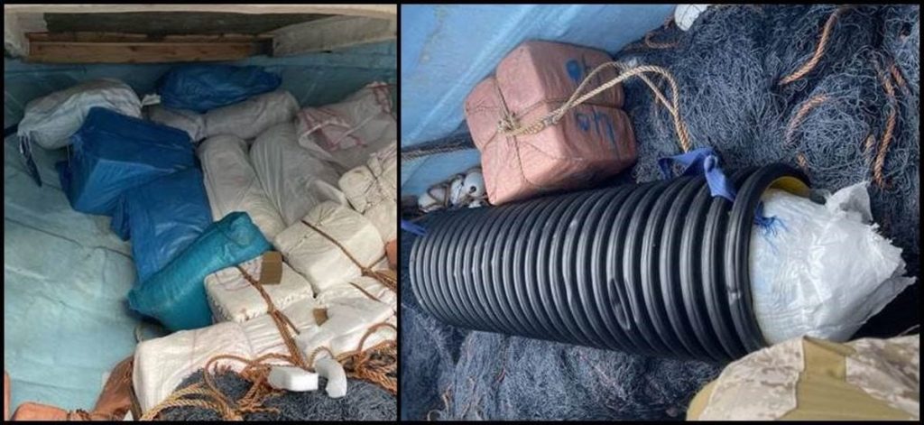 Американцы опубликовали фотографии небольшого перехваченного судна, перевозившего из Ирана в Йемен компоненты баллистических и крылатых ракет иранского производства