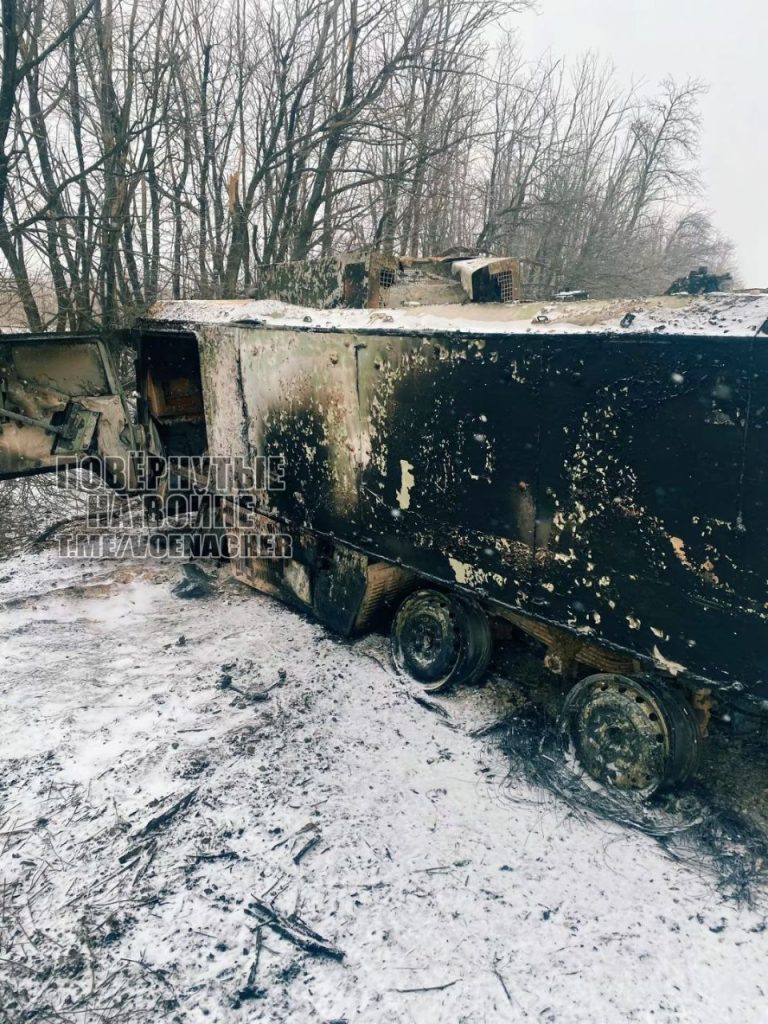 На Донецком направлении был уничтожен редкий броневик Pinzgauer Vector 718