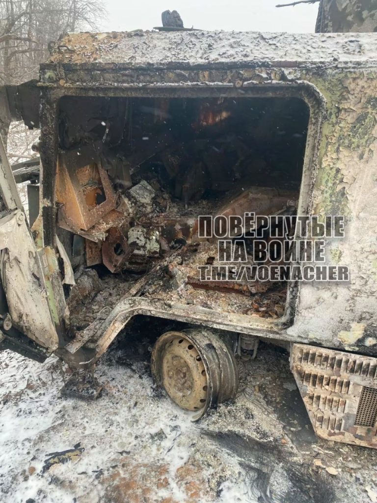 На Донецком направлении был уничтожен редкий броневик Pinzgauer Vector 718