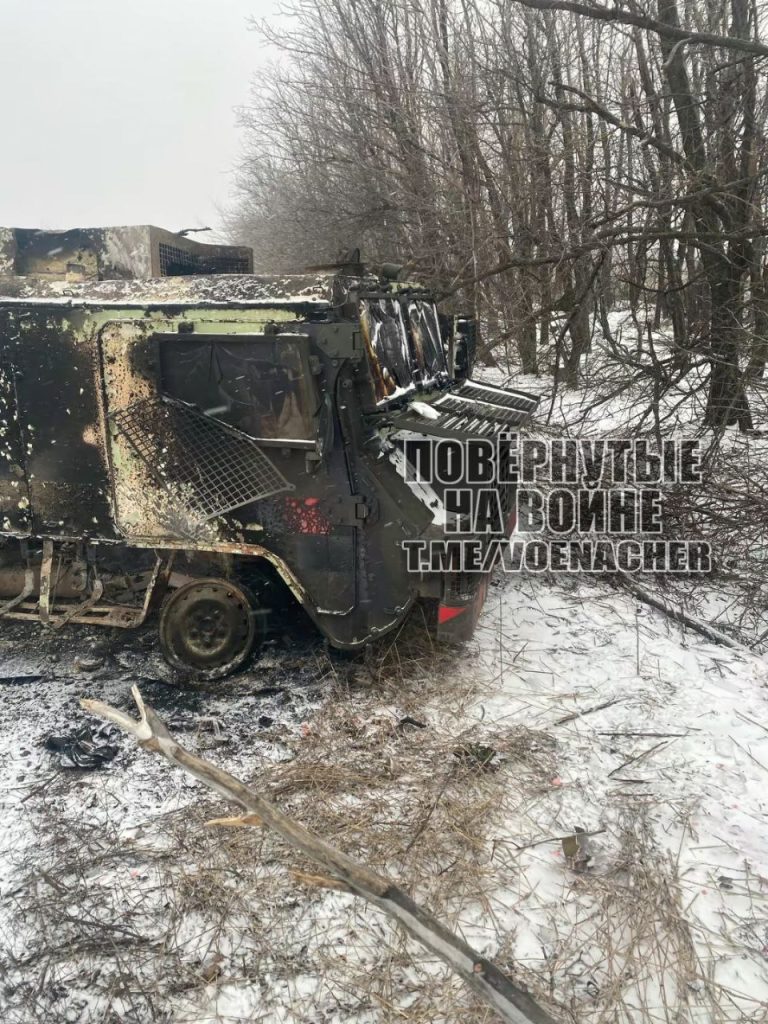 На Донецком направлении был уничтожен редкий броневик Pinzgauer Vector 718