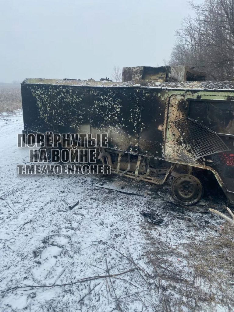 На Донецком направлении был уничтожен редкий броневик Pinzgauer Vector 718