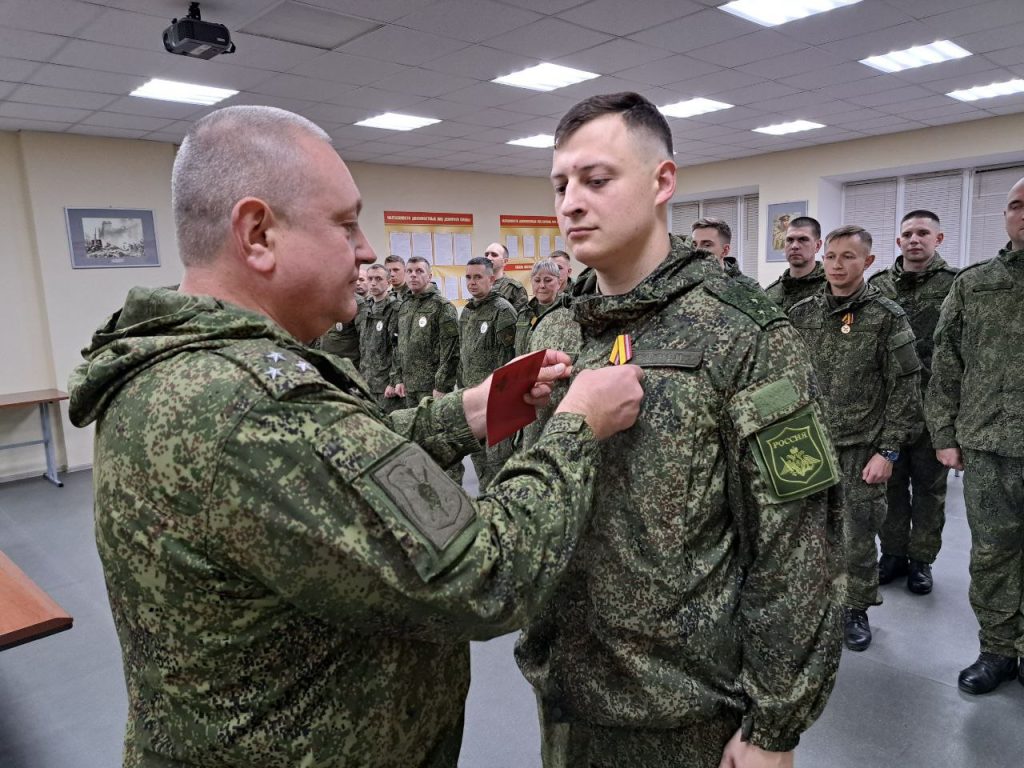Военнослужащим военной полиции, отличившимся при выполнении боевых задач в зоне СВО, вручены государственные и ведомственные награды